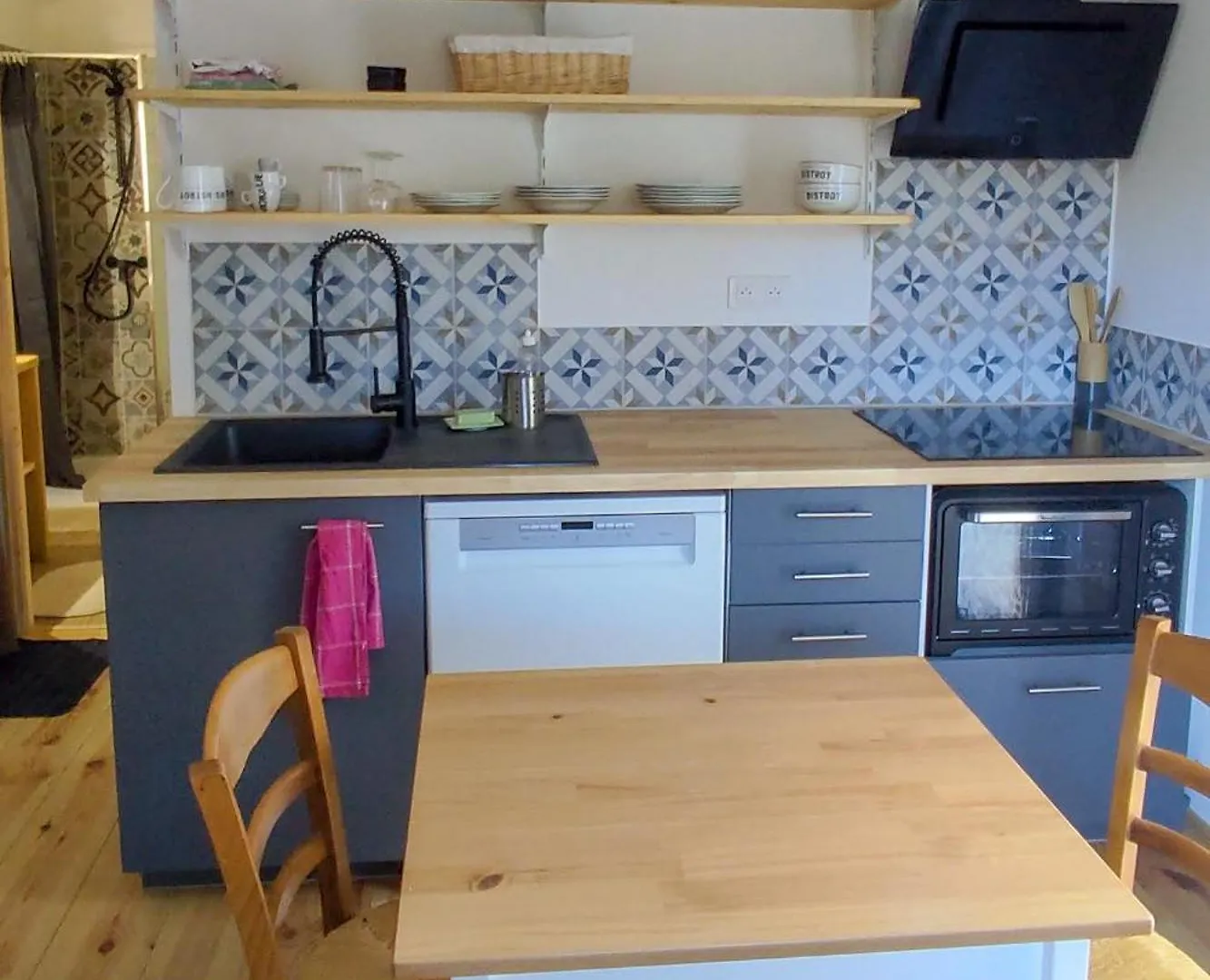 بيت للعطل فيلا Les Treilles De Provence فينوف ليز أفيجْنْ فرنسا